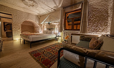 Deluxe Cave Room